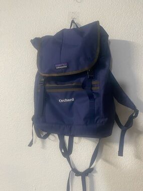 Patagonia Arbor Classic DayPack 25L  Backpack blue W/ embroidered orchard